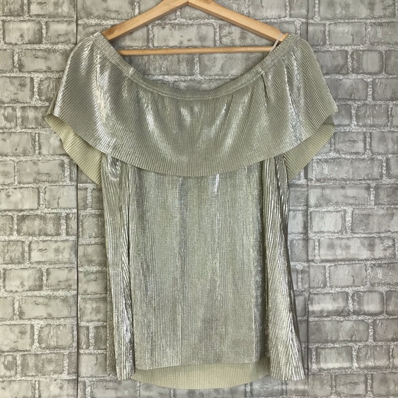 NWT a.n.a Off the Shoulder Plisse Top Size L - Picture 3 of 6
